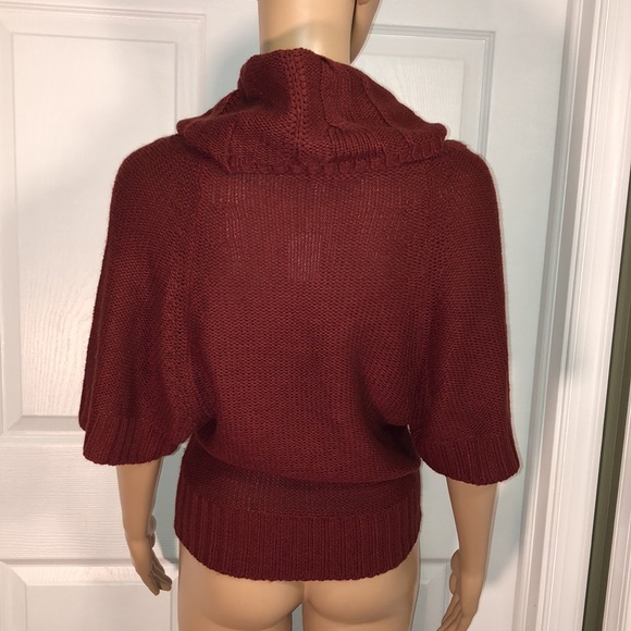Derek Heart Maroon Sweater. L - Picture 4 of 6